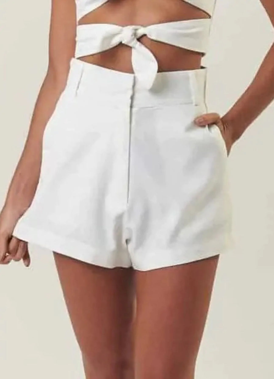 Short de linho off-white Lari