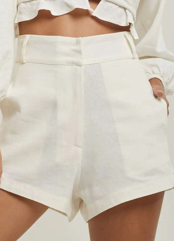 Short de linho off-white Lari