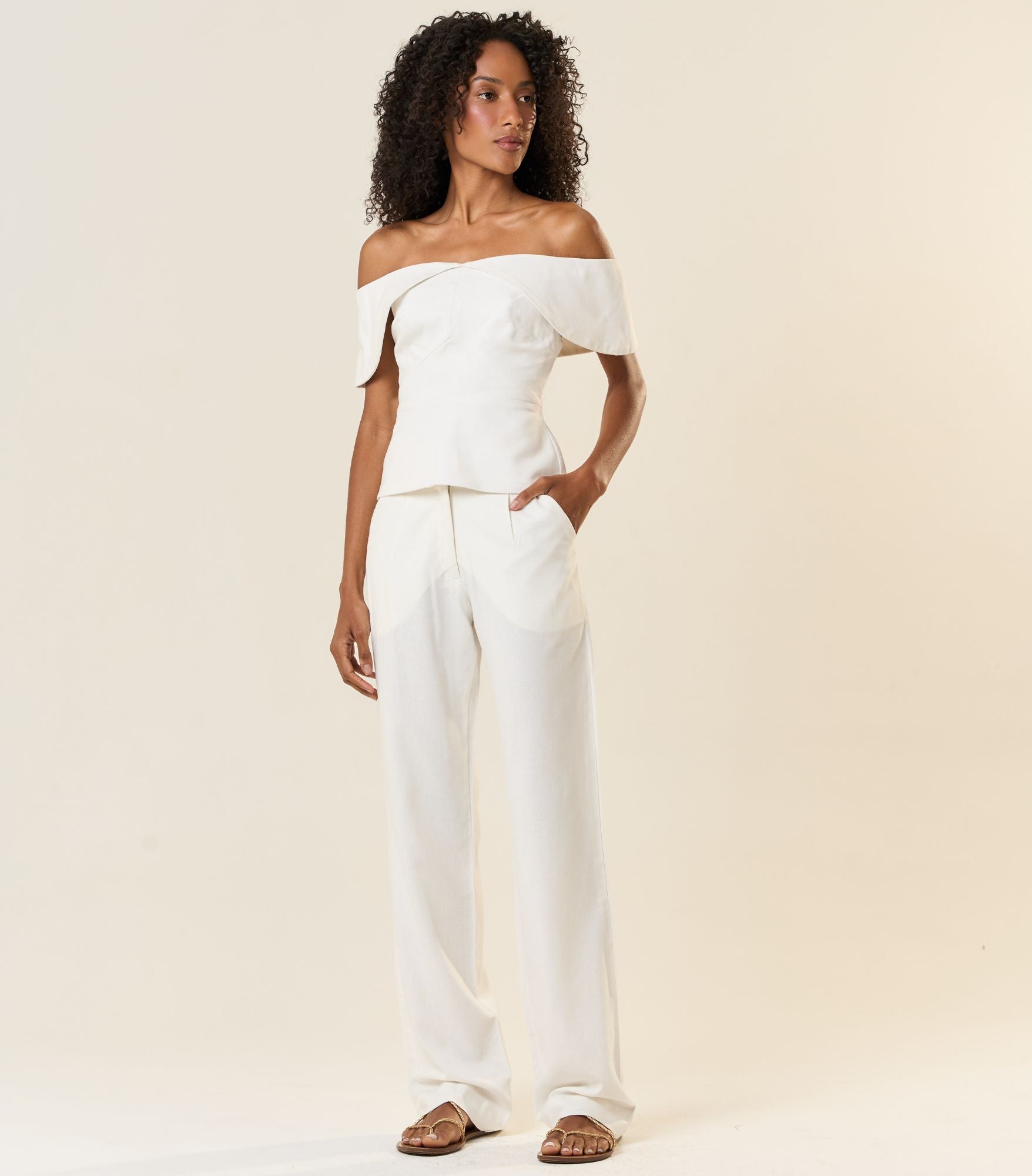 Top de linho off-white Dani